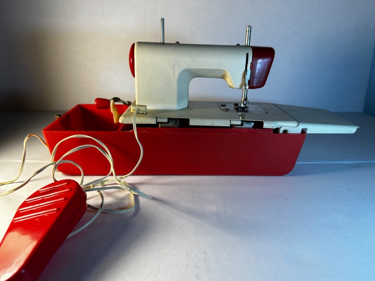 Vintage Japanese Childrens Bandai Miniature Sewing Machine Vintage Japanese Childrens Bandai Miniature Sewing Machine