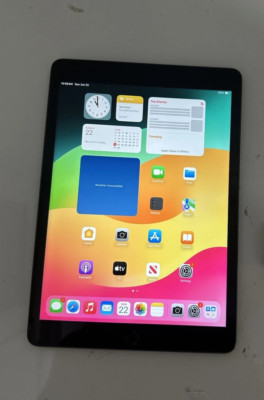 Apple iPad 9th Gen Wifi+Cellular 64GB Unlocked Space Gray - Has Scratches