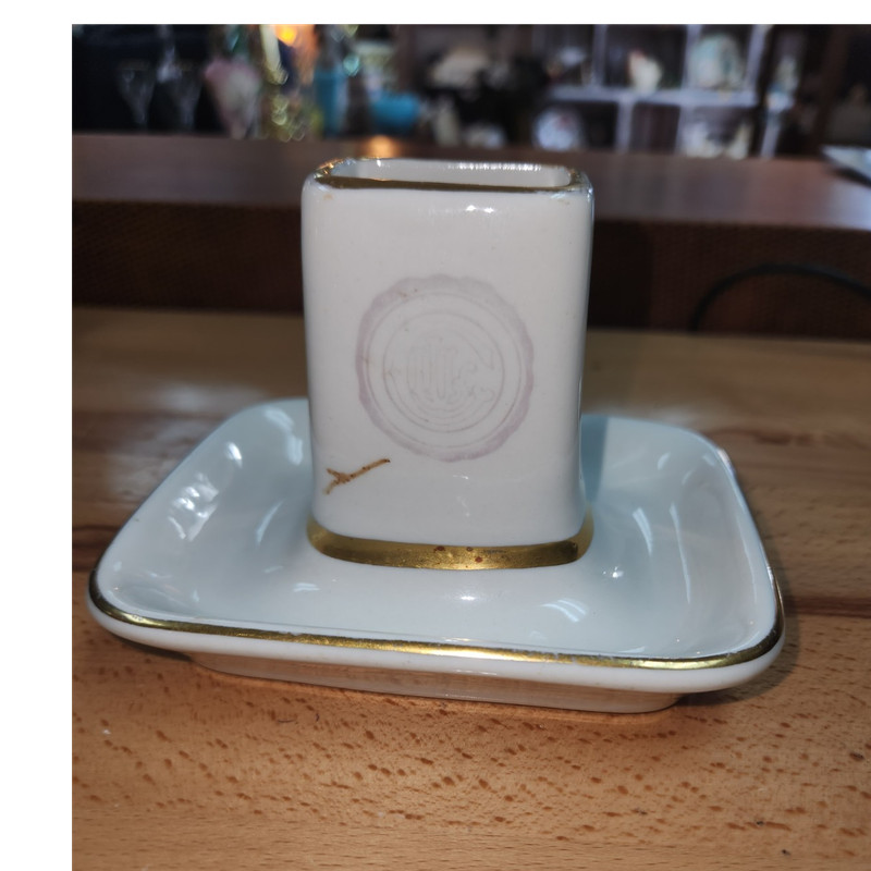 Hall USA 600 White Porcelain Match Holder with Tray, Gold Trim