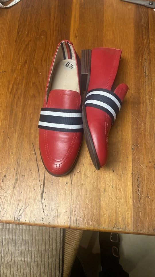 Tommy Hilfiger Mujer Mocasines Rojos Con Insignia Bandera Talla 6 1/2 Med. Foto 2 de 4