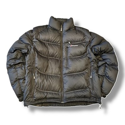 Berghaus Herren große schwarze gefütterte Jacke mit durchgehendem Reißverschluss Outdoor Wandern Luftpolster