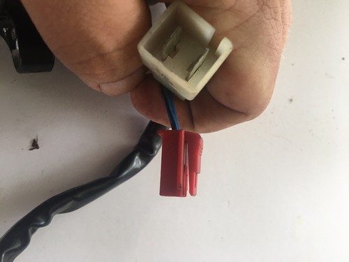 04 05 06 Yamaha YZF R1 Lockset Ignition Switch Key Switch - Picture 3 of 10
