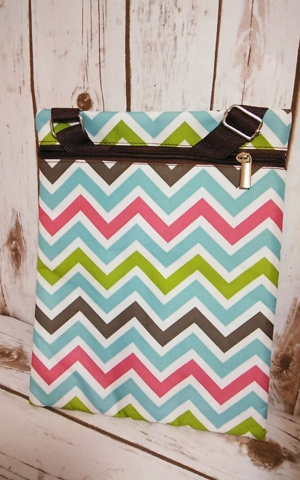 TABLET MESSENGER IPAd PADDED, Chevron multiple colors PURSE BAG SCHOOL TRAVEL. - Image 2 of 3