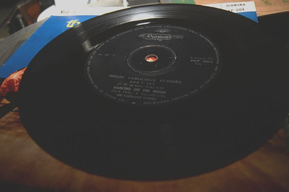 THE Fabulous echoe those  HONG KONG COLONY UK 1967  mono VINYL  7 ' ep  DIAMOND - Image 3 of 4