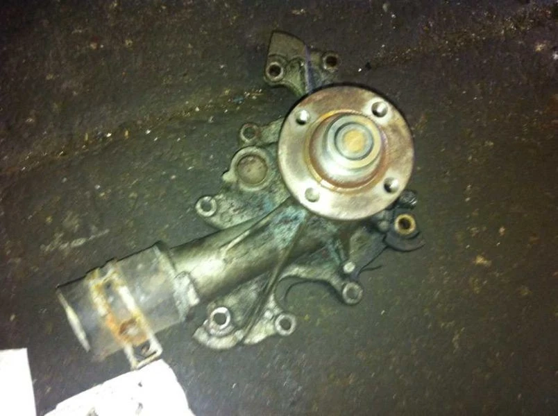 BOMBA DE REFRIGERANTE 6-255 4,2 LITROS PARA CAMIONETA FORD F150 98-08 Foto 2 de 4