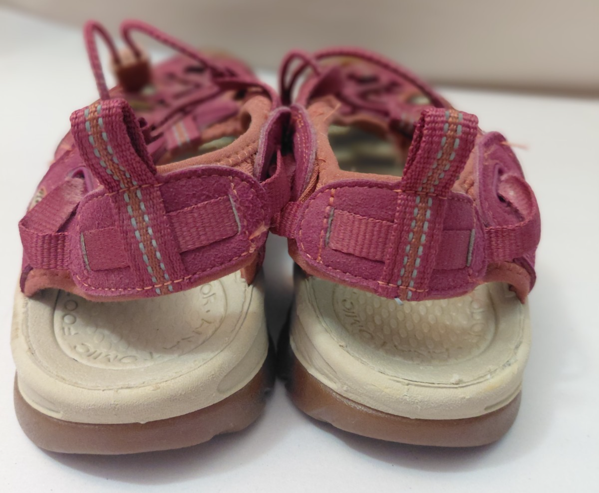 Sandali Keen donna US 8 Whisper rosso barbabietola scarpe impermeabili escursionismo sentiero