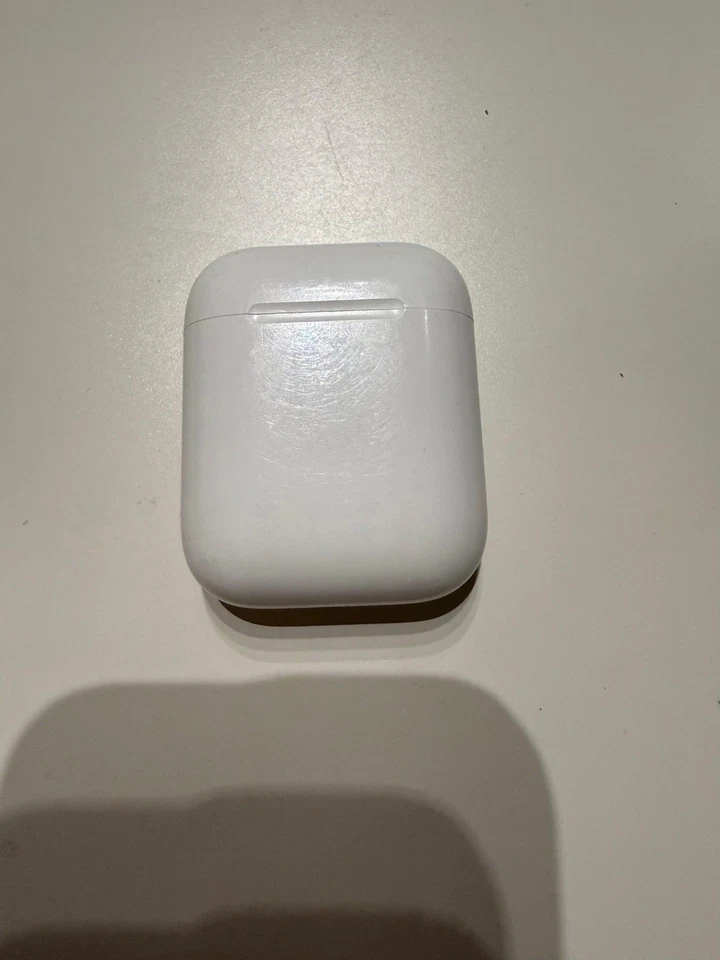 Apple AirPods (1st generation), foto 2 di 4