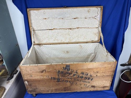 19thC. Manhattan Parlor Match Shipping Crate - Turned into Trunk, Wheels, Hinged - Picture 11 of 18