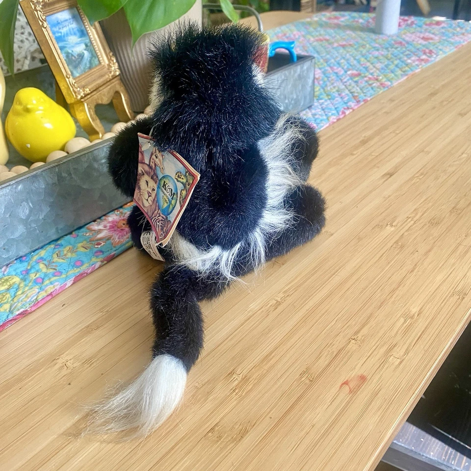 Vintage 1998 K&M International Black and White Monkey Plush Sticking Hands - Image 2 of 4