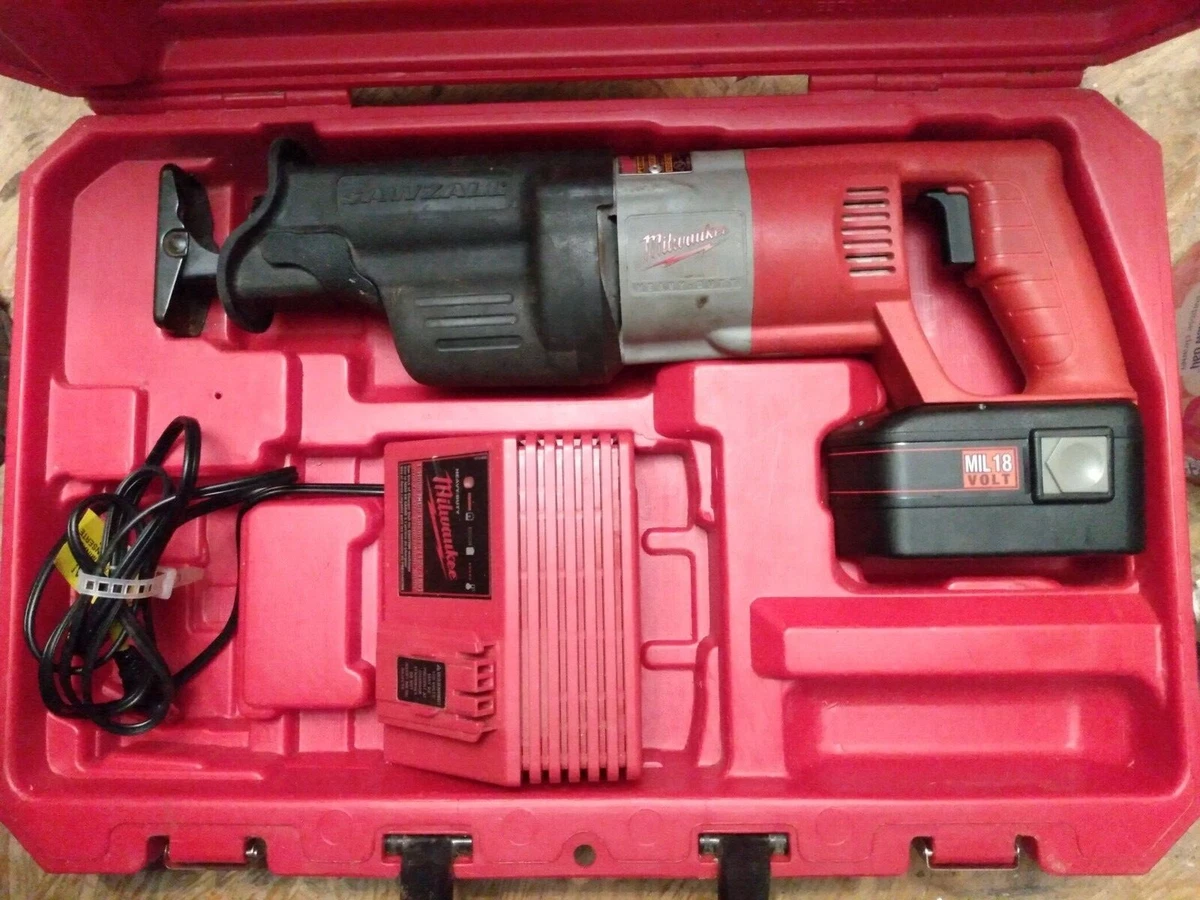 Milwaukee 18V Cordless Sawzall Kit with Case Charger and Battery