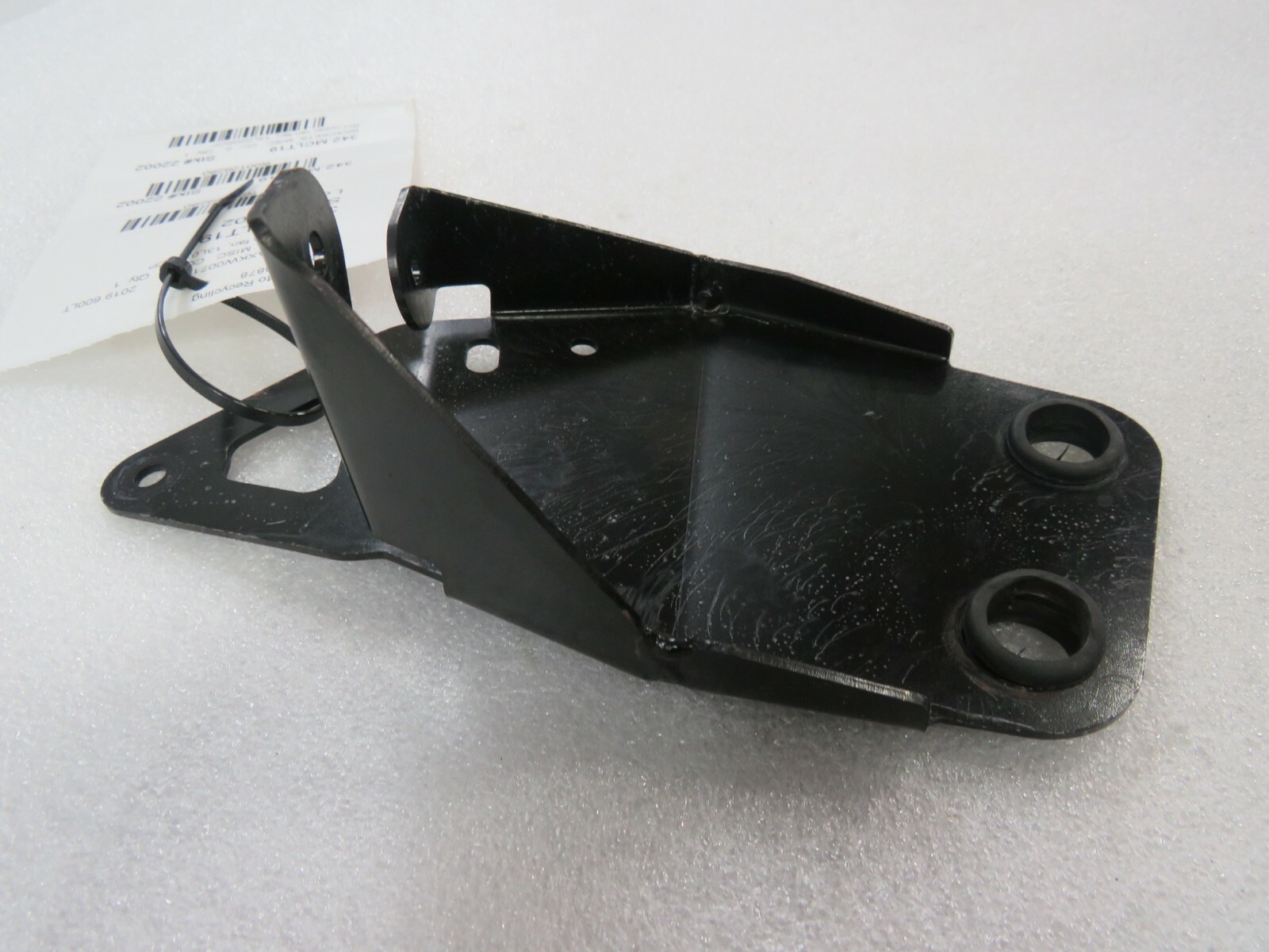 Mclaren 600LT, RH, Upper Radiator Fan Bracket, Used, P/N 13L0206CP