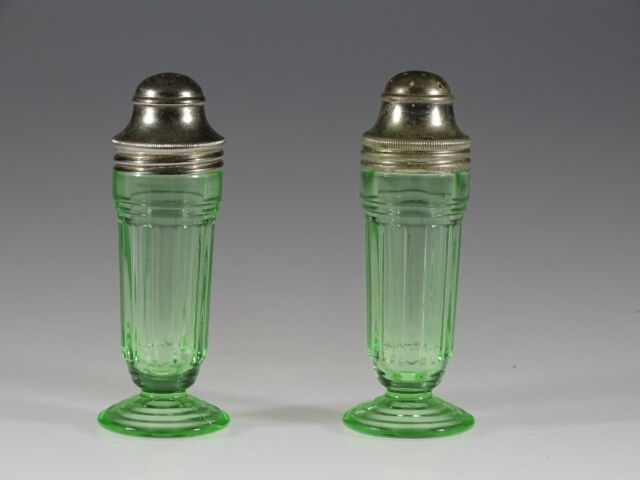 Vintage Deco Hazel Atlas Glass Green New Century Salt & Pepper Set c.1935 Vintage Deco Hazel Atlas Glass Green New Century Salt & Pepper Set c.1935