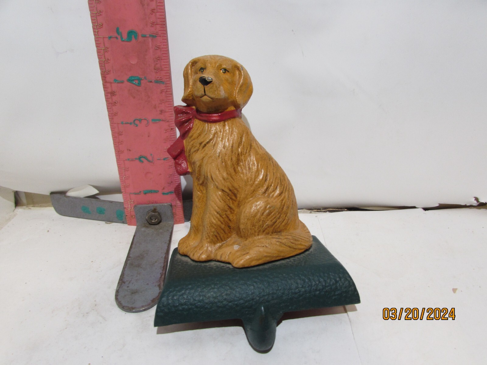 Cast Iron Golden Retriever Stocking HolderDog Red Bow Stocking Hanger 4