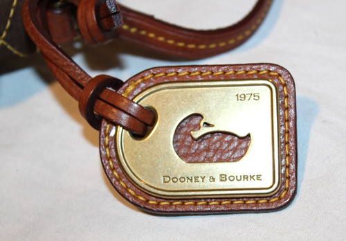 Cartera Dooney & Bourke De Colección Pequeña Caqui Nylon y Cuero Latón Pato Logo Etiqueta - Imagen 10 de 15
