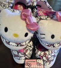 Kids Sanrio Hello Kitty Plush Kids Slippers Size 9/10