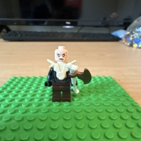 LEGO Azog Minifigure w/ 2 Wargs The Hobbit Attack of the Wargs 79002 (2012)