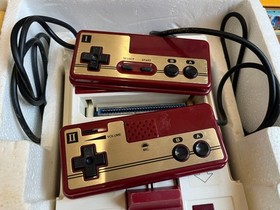 Nintendo Famicom Console with BOX and Manual, 10 Games 0518