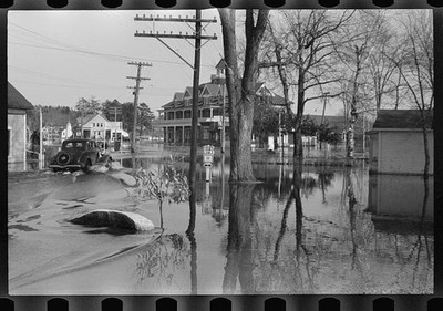 Photo:Sebago Lake Maine 1936 Flooded Highway Flood Scene Car