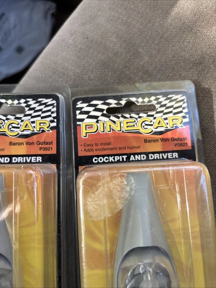 DOS NOS Pinecar (Por Woodland) #P3921 Baron Von Gofast - Cabina y conductor MIRAR Foto 3 de 4