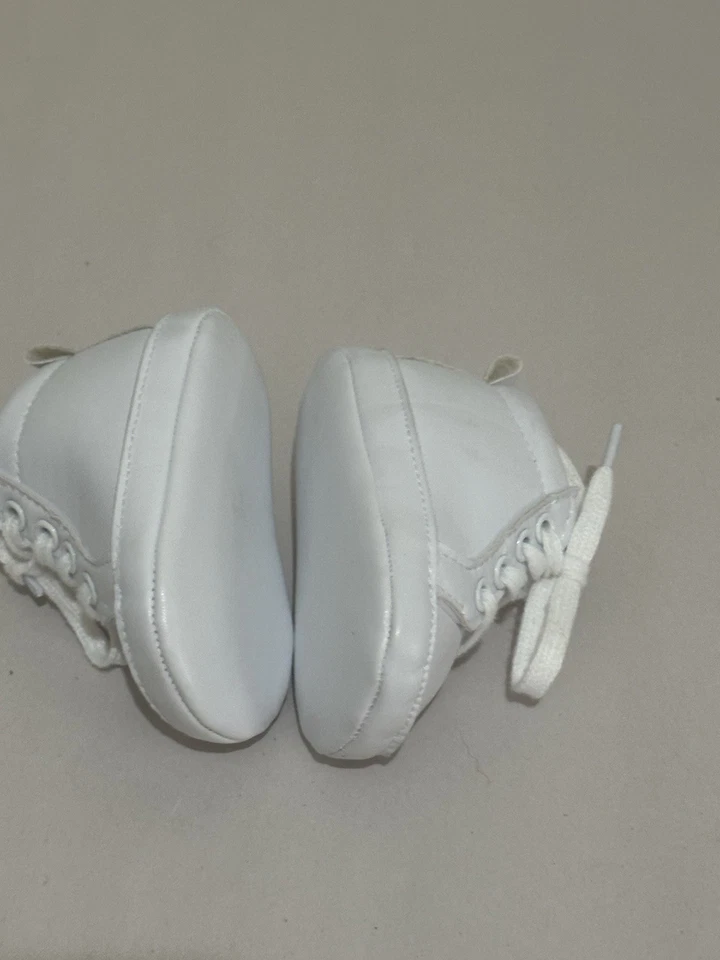 Zapatos de cuna de bebé blancos talla 1 de Lucky Brand  Foto 4 de 4