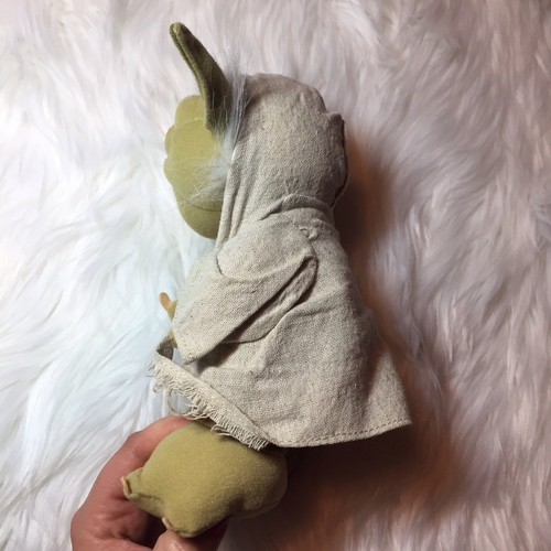 Star Wars Plush - Stuffed Talking 9" Yoda Character Plush Toy - Picture 10 of 10