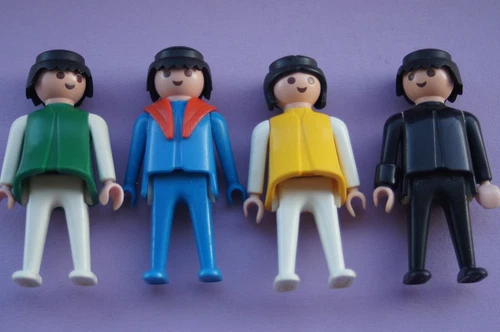 PLAYMOBIL GEOBRA 1974 MAINS FIXES, LOT n°1 DE 4 FIGURINES JOUETS +ACCESSOIRES