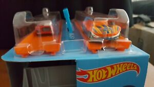 Hot Wheels Race Case Track Set with 2 cars included Age 4-10