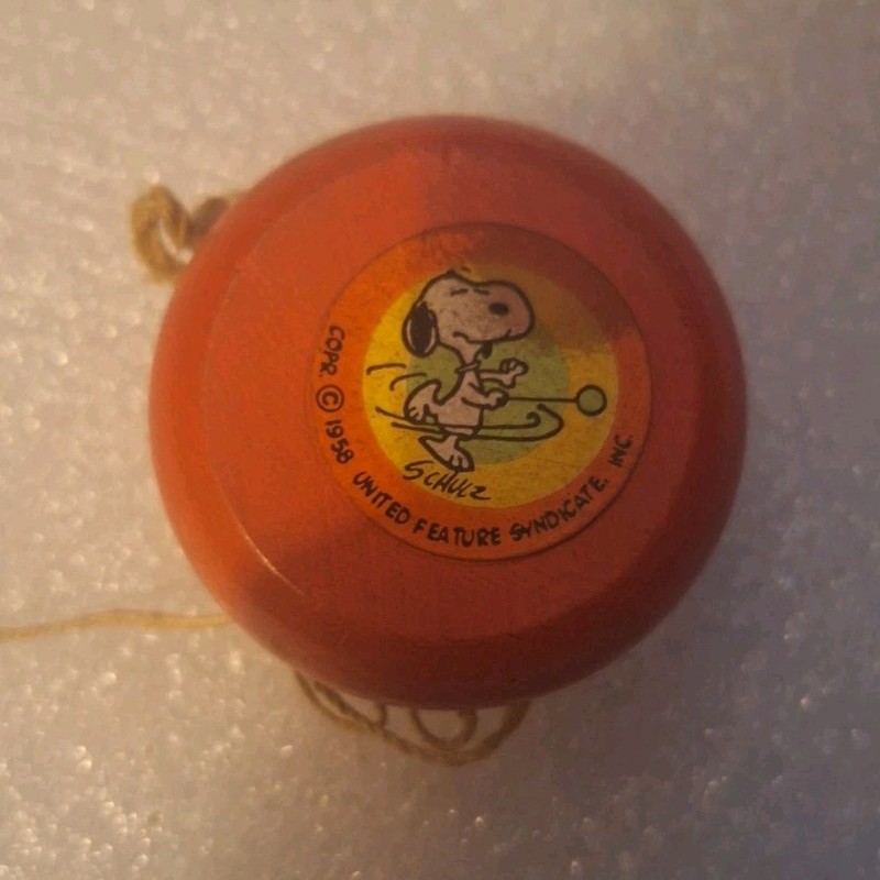 Peanuts Snoopy Red Yo-Yo Vintage 1972 Animation Merchandise Collectible Toy Look
