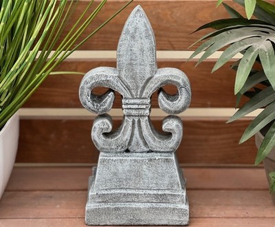 Frostfeste Steinfigur Lilie Fleur de lys Gartenfigur Steinguss