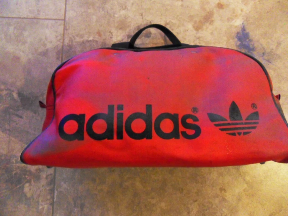 SAC DE SPORT ADIDAS  ANNEES 80 VINTAGE MADE IN FRANCE NO MAILLOT - Photo 2/4