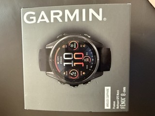 Garmin Fenix 8 43mm AMOLED Sapphire Schwarz/Carbongrau