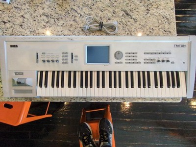 KORG Triton 61-key Music Workstation w/ EXB-PCM01 Expansion Board