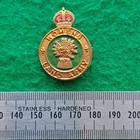 WW2 Womens Land Army Gilt & Enamel Brooch Pin Badge