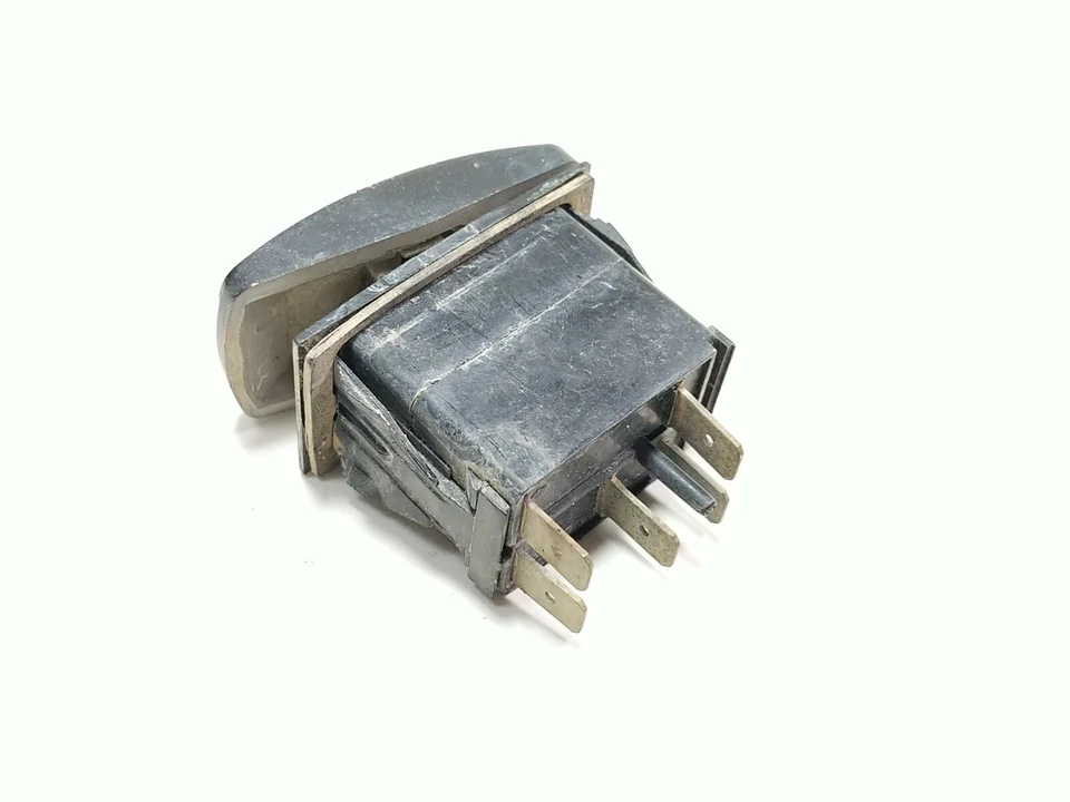 Interruptor de botón de control de luz de látigo LED Arctic Cat Wildcat 4 1000 13 Foto 3 de 4