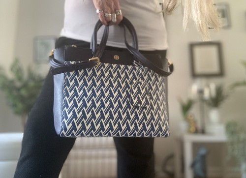 TORY BURCH ROBINSON DOUBLE ZIP “T” LOGO LEATHER TOTE/SHOULDER BAG - Picture 10 of 17