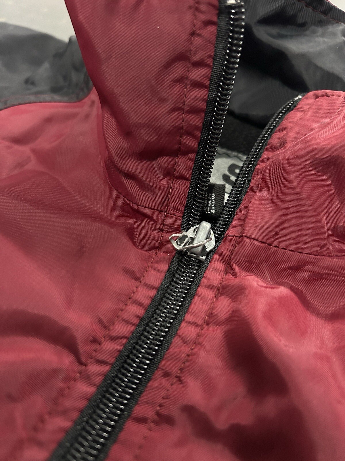 SACAI X NIKE Nike Team Giacca Uomo Full Zip Track Taglia Small Rosso Granato Nero Allenamento Corsa