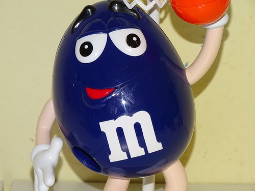 M&M s Spender Werbe figur blau Basketball selten Rarität - Bild 2 von 4