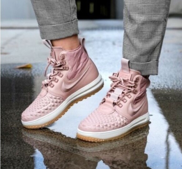 nike duckboot pink