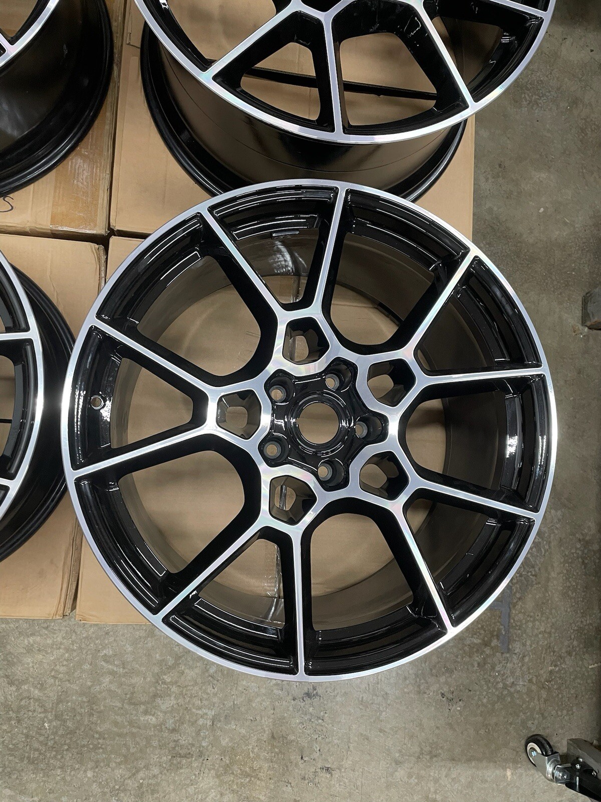 Genuine Aston Martin DBX 22” Wheels Rims Set (4) Machined Black MY83-1007-B