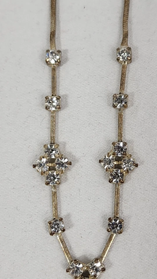 Collar de Colección Claire's Plateado Imitación Diamante 18" con Pendientes Colgantes a Juego Foto 4 de 4