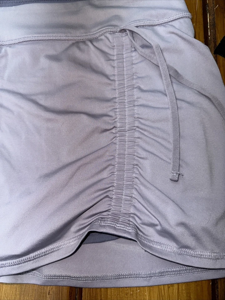 Shorts GAP BODY FIT leve, roxo conforto outono tamanho M - Imagem 2 de 4