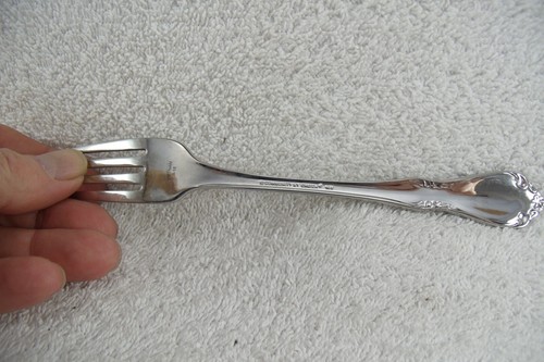 Chateau Dinner Fork Lot of 2 Chateau Community Glossy Stainless Flatware Vietnam - Picture 3 of 3