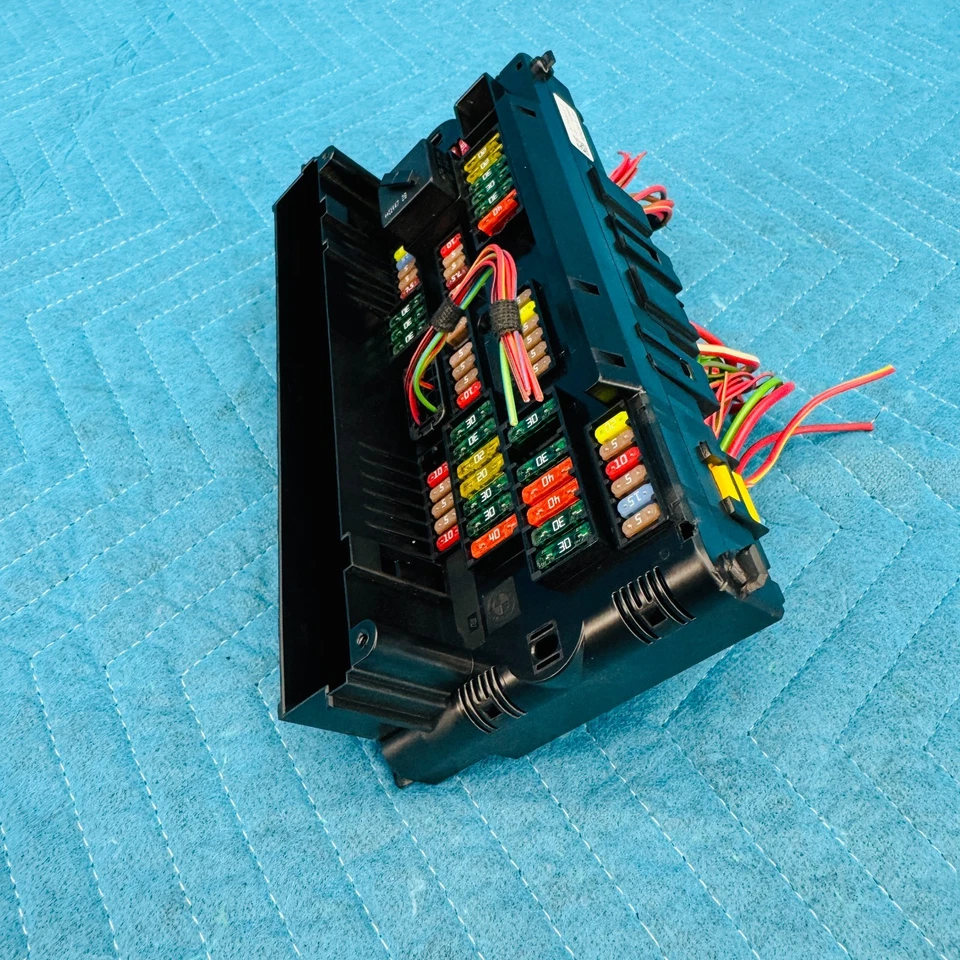 2012-2017 宝马 650i 熔断器控制单元 原始设备制造商 925281501 — 第 4/4 张图片