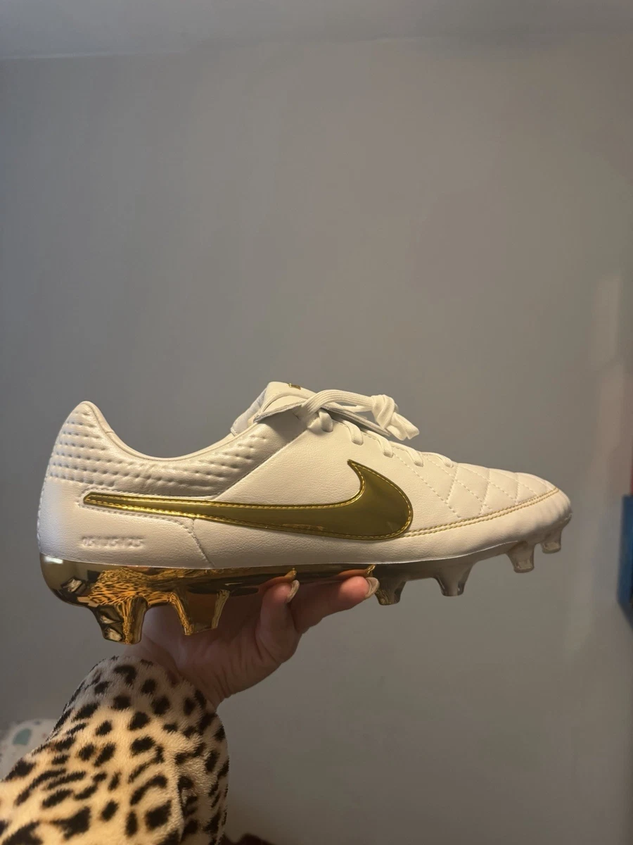 Ronaldinho x Nike Tiempo Legend Touch of Gold for Sale