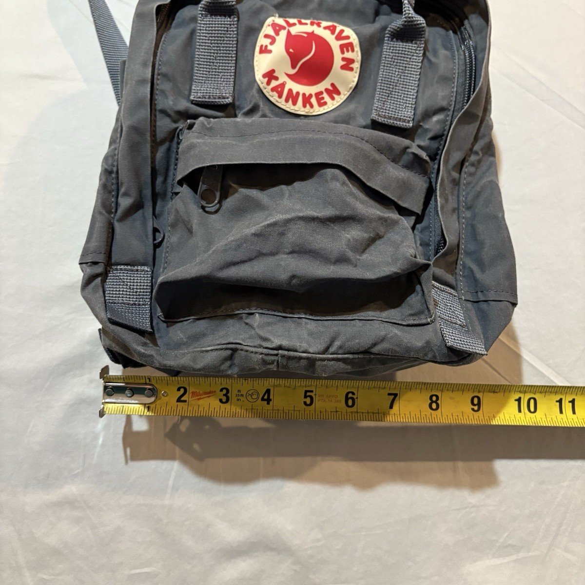Fjällräven Kanken Mini グレー Fjallraven Kanken Mini Backpack - Super Grey – Sand 'n Surf