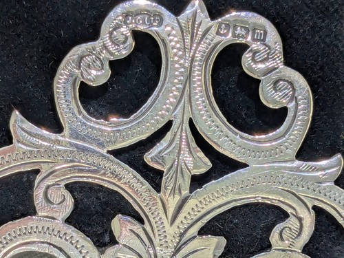 Antique Silver Nurses Belt Buckle Hallmarked 1911, Ornate Openwork, needs repair - Picture 12 of 23