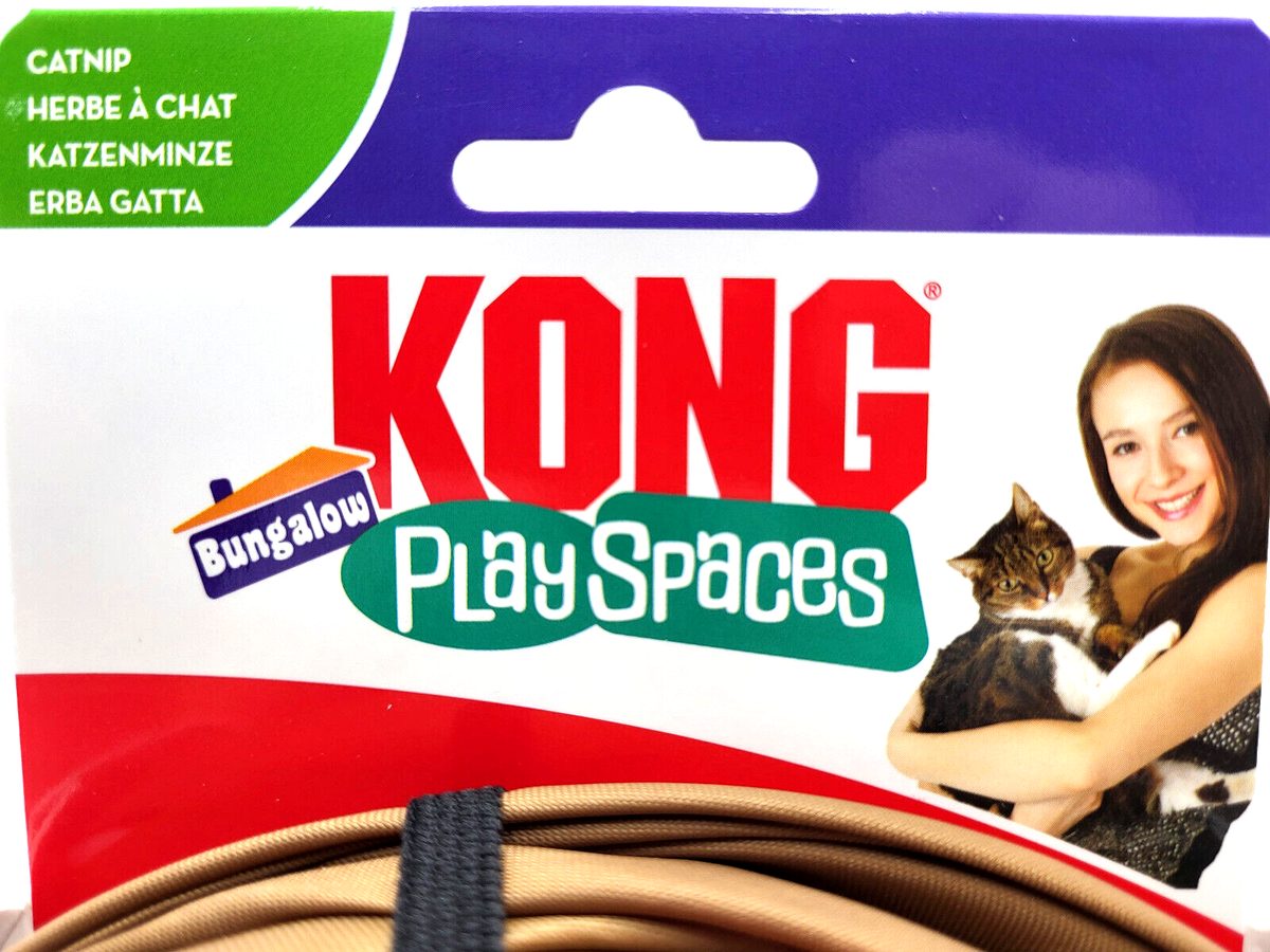 Kong Play Spaces Holiday Christmas Gingerbread Bungalow w/ Catnip