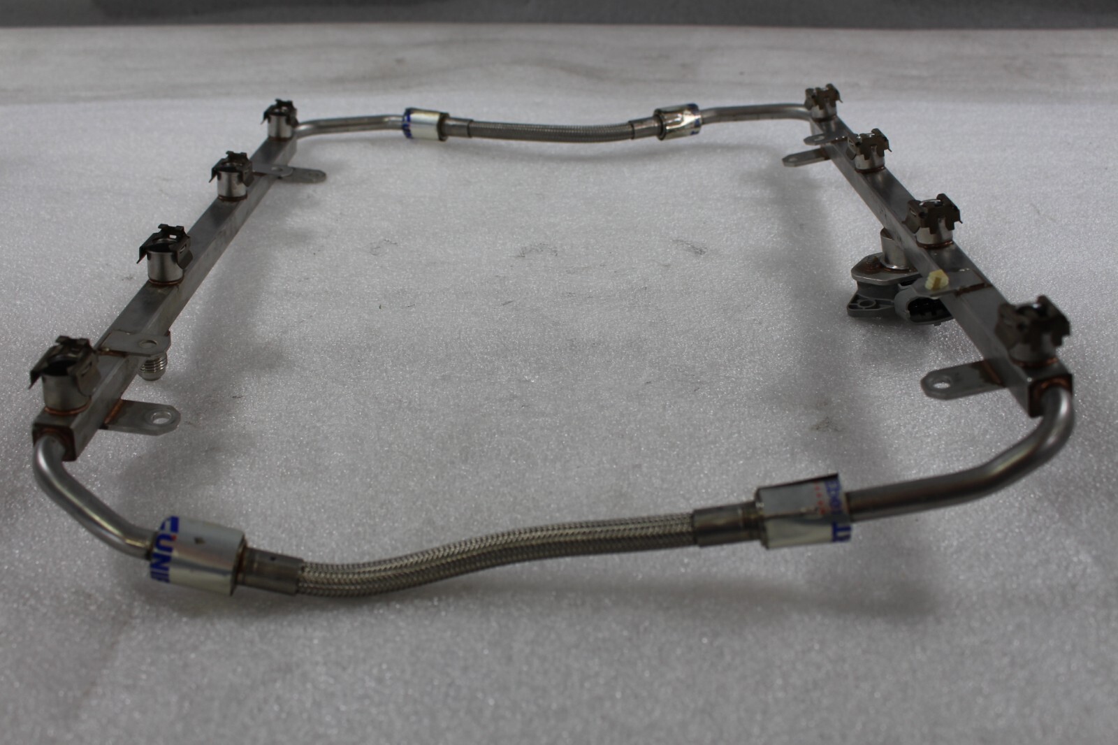 McLaren MP4-12C, Fuel Rails, Both Sides, w/o Injectors, Used