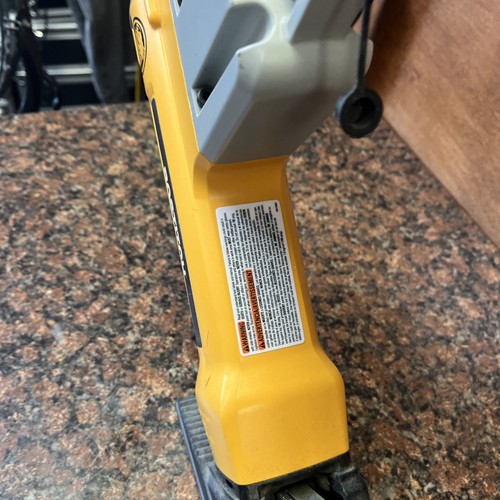 bostich floor nailer BTFP12569 2 In 1 Flooring Tool P22 - Picture 5 of 13