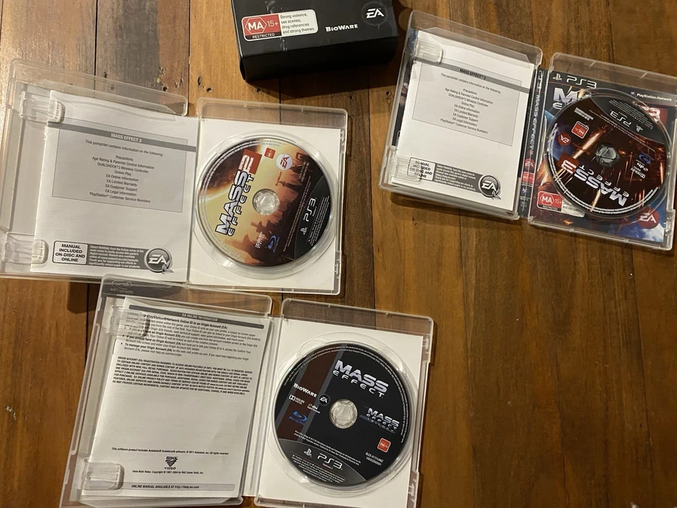 Mass Effect 1 2 & 3 Trilogy Boxset PS3 Game Sony Playstation 3 VGC Tracked Post - Image 4 of 4